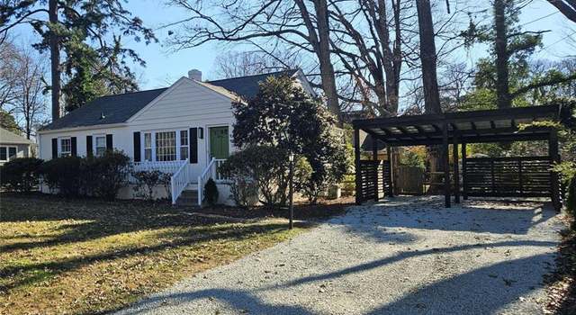 Photo of 5809 Woodcliff Dr, Greensboro, NC 27410