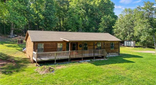 Photo of 1922 Kings Grant Dr, Newton, NC 28658