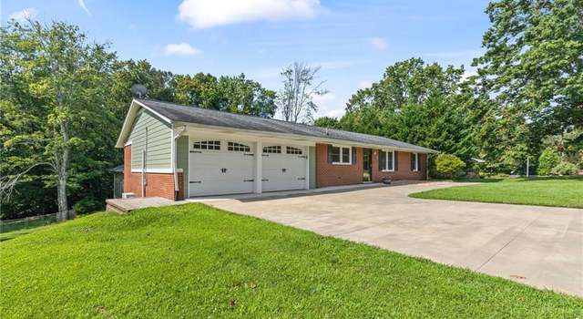 Photo of 106 Pine St, North Wilkesboro, NC 28659
