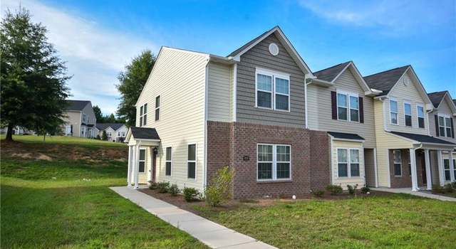 Photo of 444 Sandybrooke Dr, High Point, NC 27265
