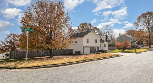 Photo of 2211 Oakmont Ct, Greensboro, NC 27407