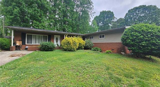 Photo of 4004 S Fremont Dr, Greensboro, NC 27407