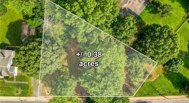 Photo of 4112 Country Club Rd, Winston Salem, NC 27104