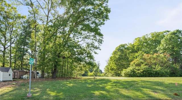 Photo of 2802 Merryweather Rd, Greensboro, NC 27407