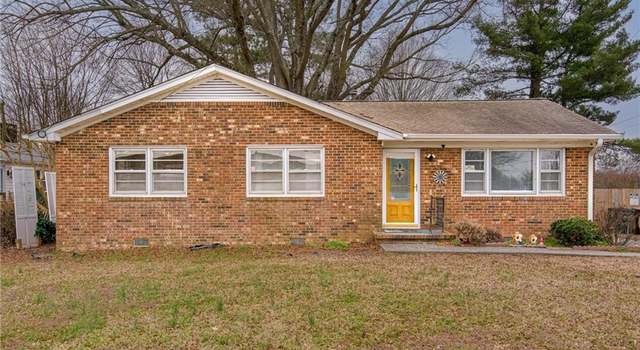 Photo of 1419 Cliffwood Dr, Greensboro, NC 27406