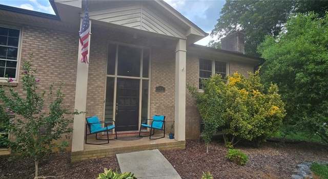 Photo of 192 Queens Ct, Clemmons, NC 27012