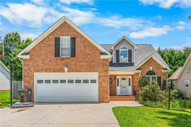 Photo of 3025 Kaymoore Dr Winston-Salem, NC 27127
