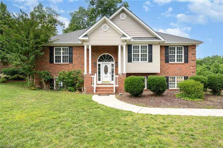 Photo of 5921 Election Oak Dr High Point, NC 27265