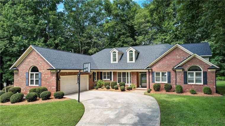 Photo of 1801 Dante Ln Greensboro, NC 27410