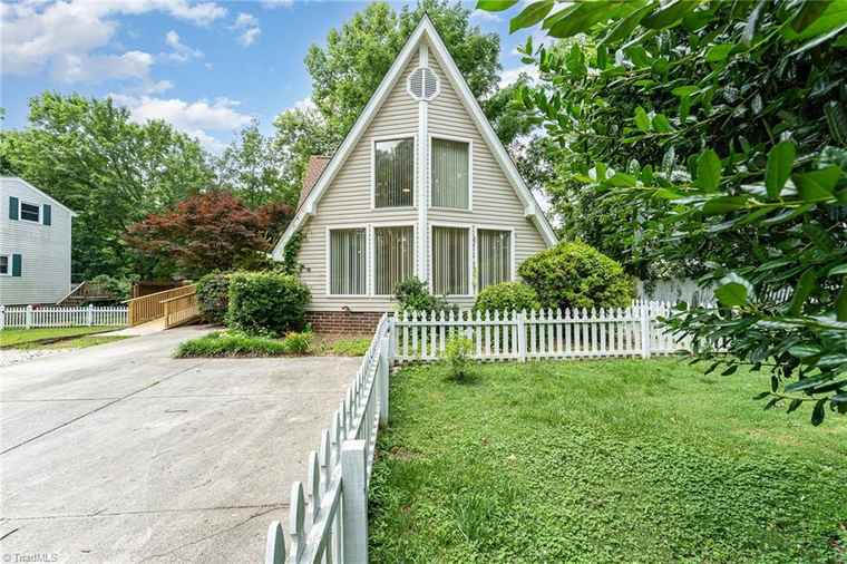 Photo of 2161 Rivermeade Dr High Point, NC 27265