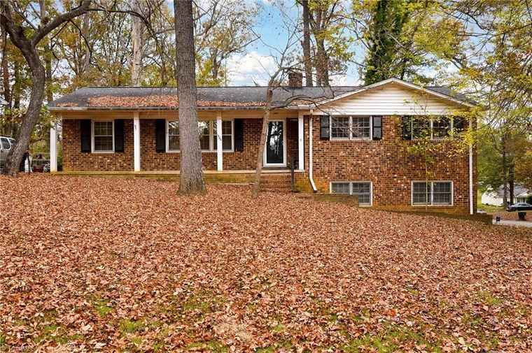 Photo of 1526 Ann Arbor Ct High Point, NC 27265