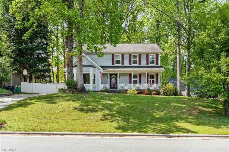 Photo of 1007 New Hampshire Dr Jamestown, NC 27282