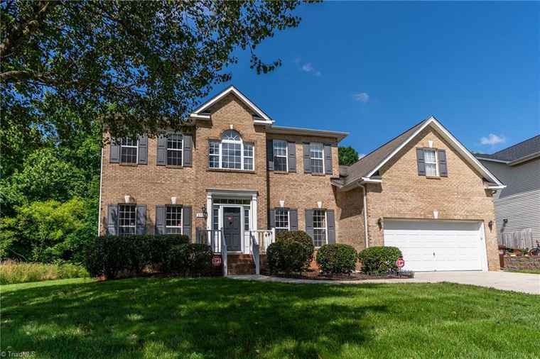 Photo of 3763 Deerfield St High Point, NC 27265