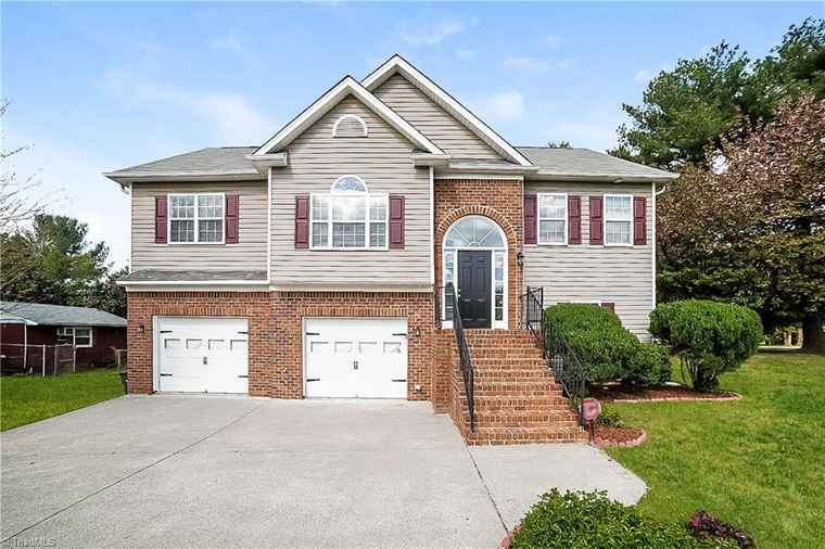 Photo of 3000 Springhaven Dr Winston-Salem, NC 27103