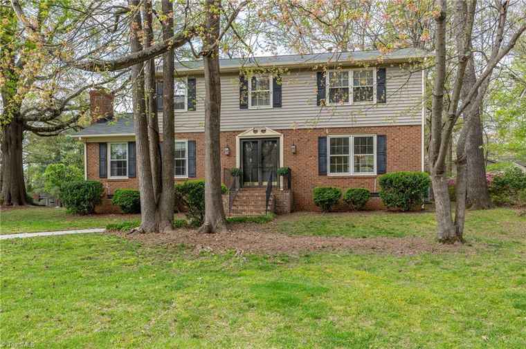 Photo of 3101 Covewood St High Point, NC 27265