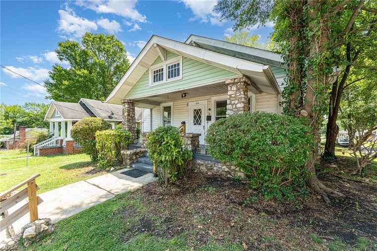 Photo of 524 Julian St Greensboro, NC 27406
