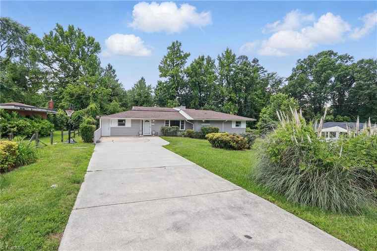 Photo of 1402 Wendell Ave High Point, NC 27260