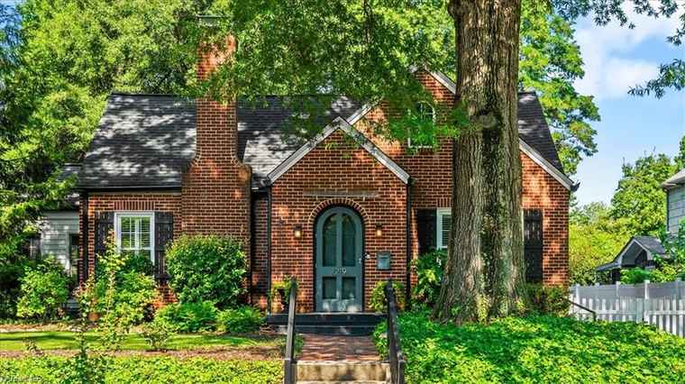 Photo of 1219 Grayland St Greensboro, NC 27408