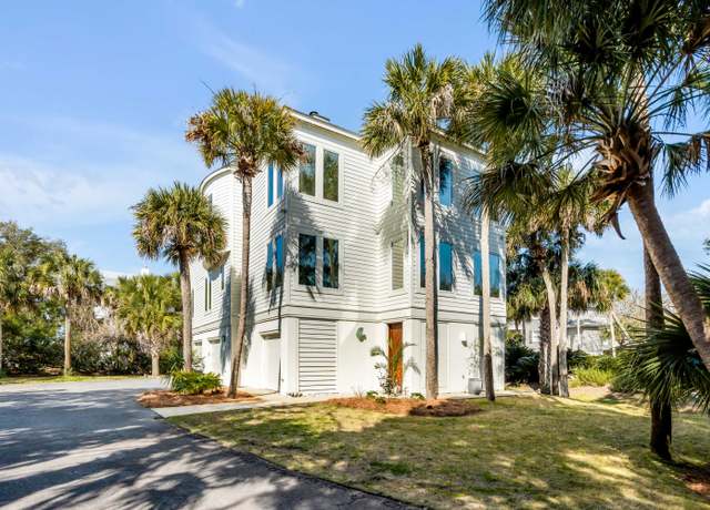 Property at 23 Fairway Village Ln, Isle Of Palms, SC 29451, 3 beds, 3.5 baths