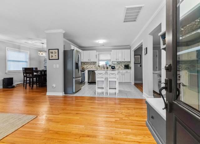Property at 1361 Coosaw Dr, Charleston, SC 29407, 3 beds, 2 baths