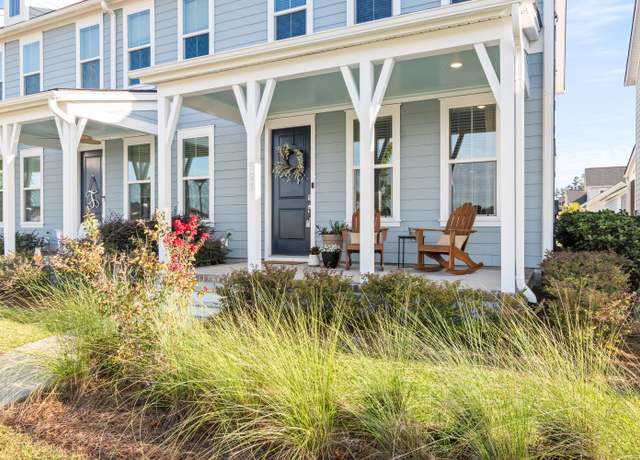 Property at 567 Blueway Ave, Summerville, SC 29486, 3 beds, 2.5 baths