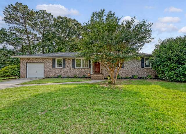 Property at 1 Bossis Dr, Charleston, SC 29407, 3 beds, 2 baths