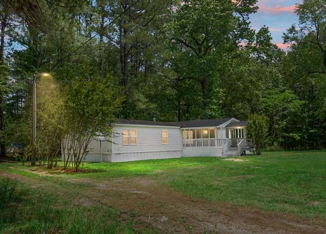 Property at 118 Randy Ln, Bonneau, SC 29431, 4 beds, 2 baths