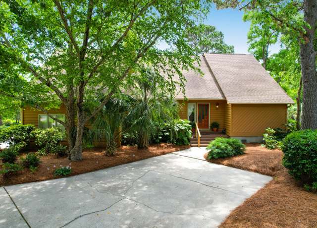 Property at 919 Overview Ct, Mount Pleasant, SC 29464, 5 beds, 3 baths