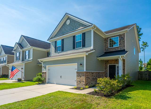 Property at 662 Redbud Ln, Summerville, SC 29486, 4 beds, 2.5 baths