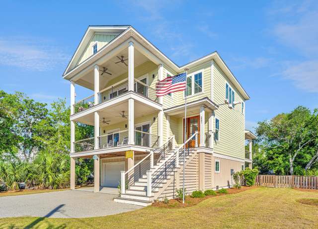 Property at 2501 Myrtle St, Edisto Beach, SC 29438, 5 beds, 4.5 baths