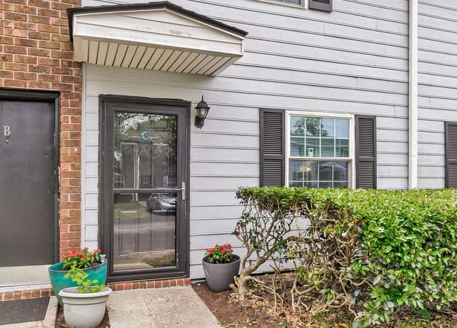 Property at 21 Rivers Point Row Apt 11 C, Charleston, SC 29412, 2 beds, 1.5 baths