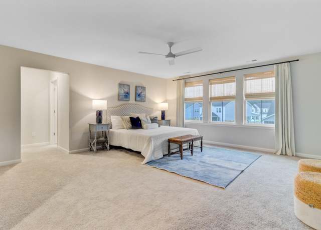 Property at 1226 Spotflower St, Summerville, SC 29485, 5 beds, 3.5 baths