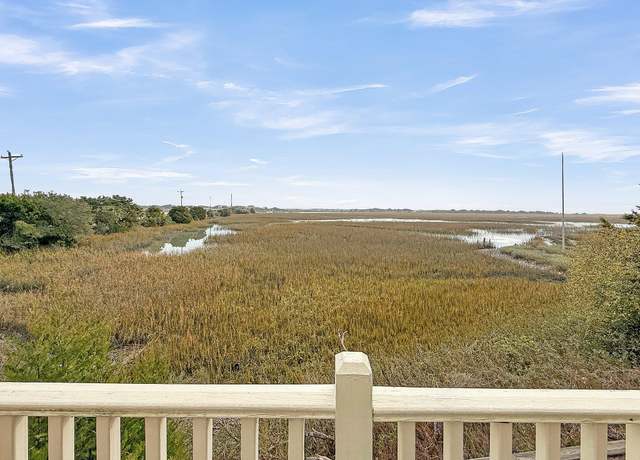 Property at 2111 Tides End Rd, Charleston, SC 29412, 3 beds, 2.5 baths