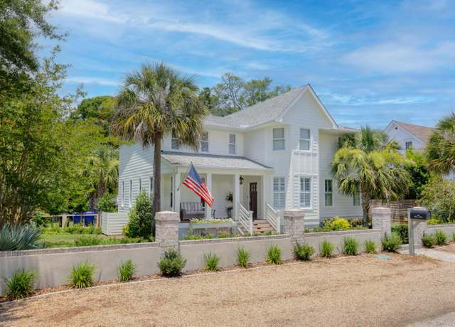 Property at 216 Freeman St, Mount Pleasant, SC 29464, 5 beds, 4 baths