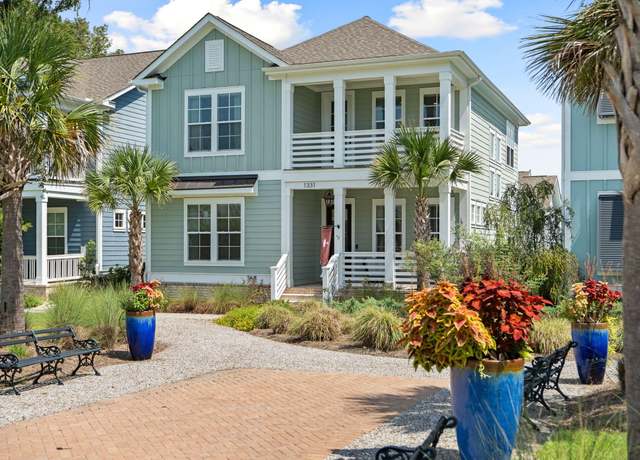 Property at 1331 W Stanfield Ave, Mount Pleasant, SC 29464, 4 beds, 3.5 baths