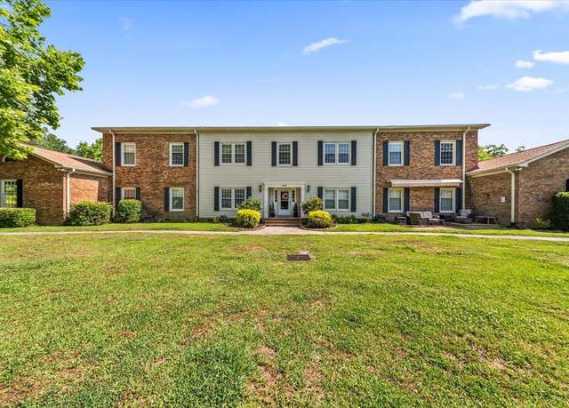 Property at 108 Woodlake Dr, Summerville, SC 29485, 2 beds, 2 baths