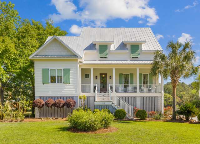 Property at 112 Berkshire Dr, Wando, SC 29492, 4 beds, 3.5 baths