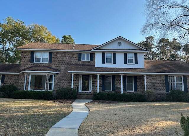 Property at 19 Fort Royal Ave, Charleston, SC 29407, 4 beds, 4.5 baths