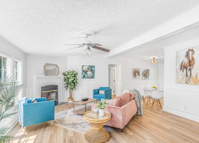 Property at 118 Regent St, Summerville, SC 29483, 3 beds, 2 baths