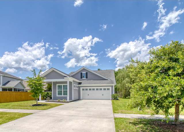 Property at 212 Palmetto Walk Dr, Summerville, SC 29486, 3 beds, 2.5 baths
