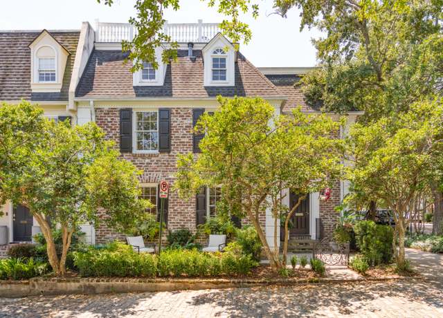 Property at 39 N Adgers Wharf, Charleston, SC 29401, 4 beds, 3.5 baths