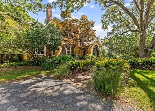 Property at 2066 Wappoo Dr, Charleston, SC 29412, 3 beds, 2.5 baths