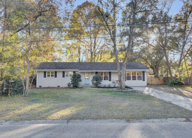 Property at 402 Corey Blvd, Summerville, SC 29483, 3 beds, 2 baths