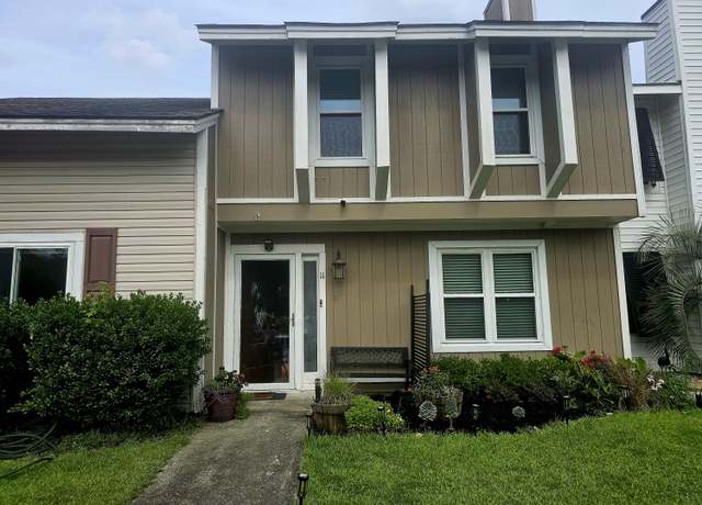 Property at 11 Hunters Ct, Goose Creek, SC 29445, 3 beds, 2.5 baths