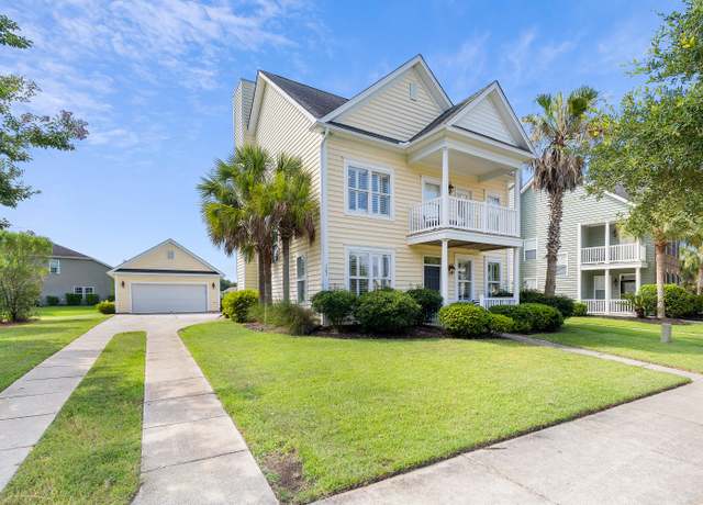 Property at 123 Gaslight Blvd, Summerville, SC 29483, 4 beds, 2.5 baths