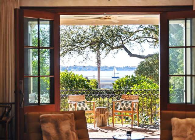 Property at 14 1/2 Murray Blvd, Charleston, SC 29401, 4 beds, 5 baths