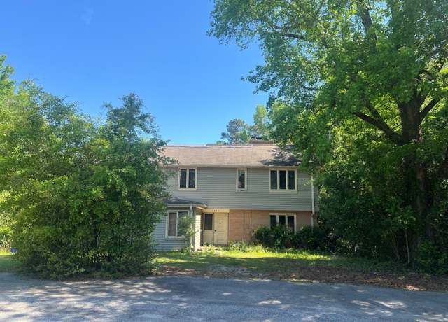 Property at 1646 NE Pinebrook St, Orangeburg, SC 29118, 4 beds, 3.5 baths