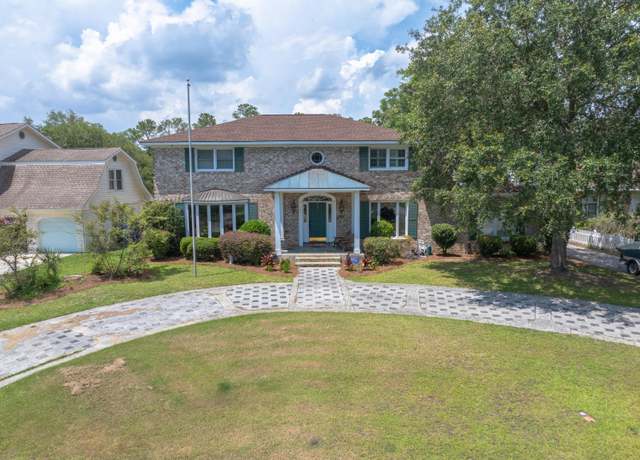 Property at 1866 Capri Dr, Charleston, SC 29407, 4 beds, 3 baths