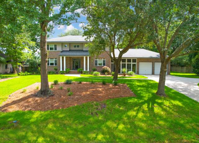Property at 652 E Hobcaw Dr, Mount Pleasant, SC 29464, 3 beds, 2.5 baths