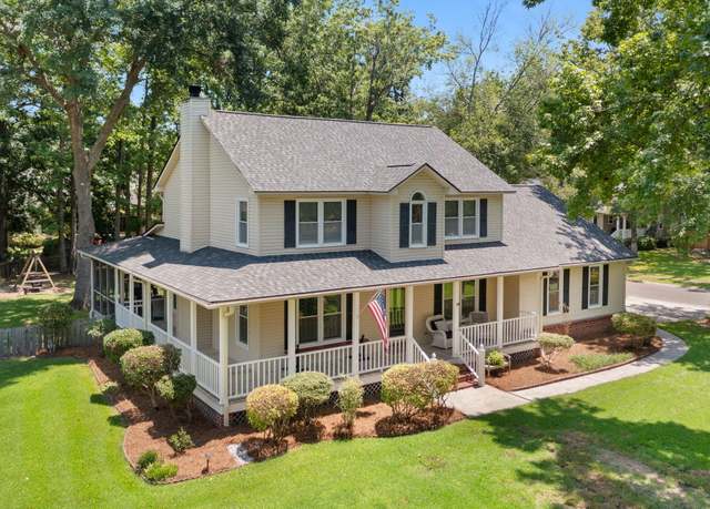 Property at 207 Littlejohn St, Summerville, SC 29483, 4 beds, 2.5 baths